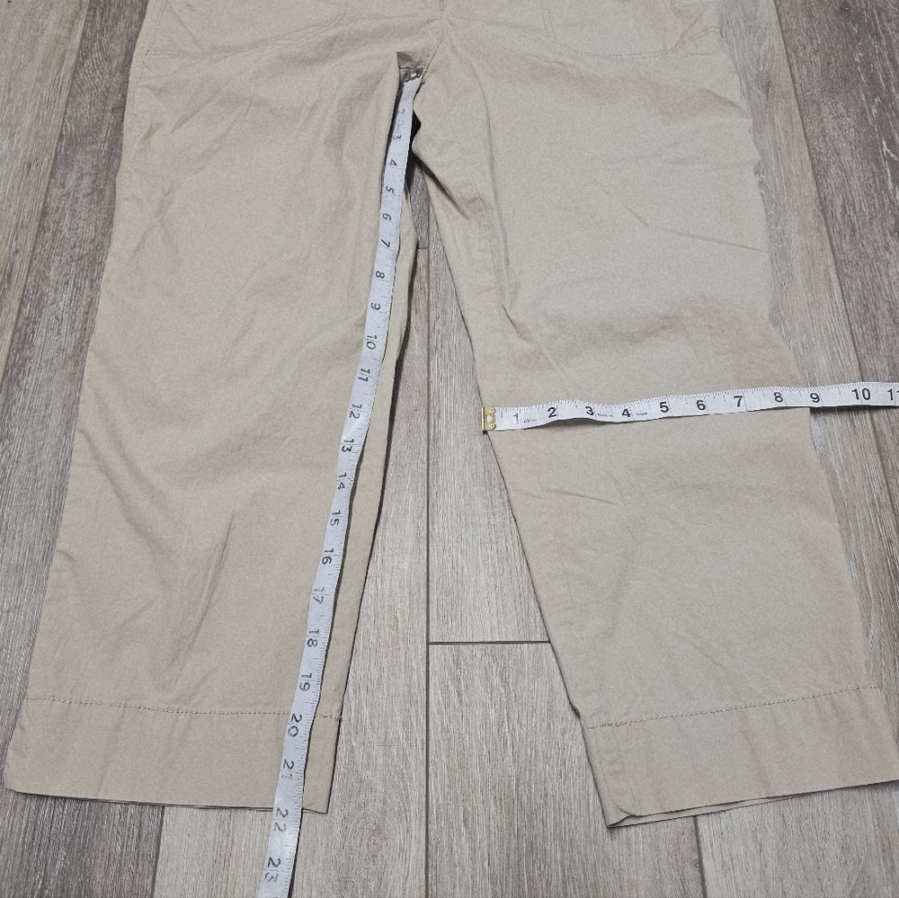 Chico's Cropped Relax Fit Straight Leg Tan Beige Pants Women's 8 Medium - Picture 3 of 9
